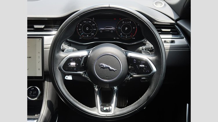 2021 認定中古車 Jaguar F-Pace ユーロンホワイト D200 AWD（オートマチック）MHEV R-DYNAMIC SE