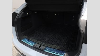 F-Pace 56