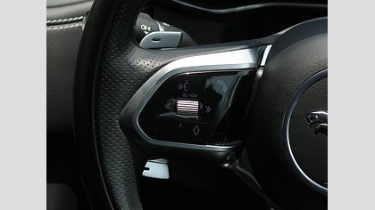 F-Pace 39