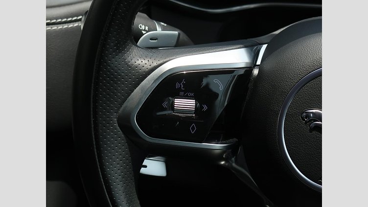 2021 認定中古車 Jaguar F-Pace ユーロンホワイト D200 AWD（オートマチック）MHEV R-DYNAMIC SE