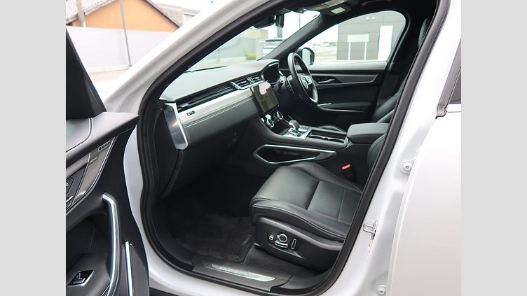 2021 認定中古車 Jaguar F-Pace ユーロンホワイト D200 AWD（オートマチック）MHEV R-DYNAMIC SE