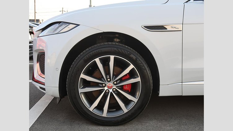 2021 認定中古車 Jaguar F-Pace ユーロンホワイト D200 AWD（オートマチック）MHEV R-DYNAMIC SE