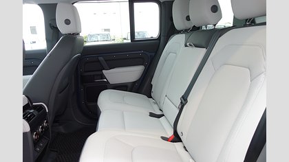 Defender 110 4
