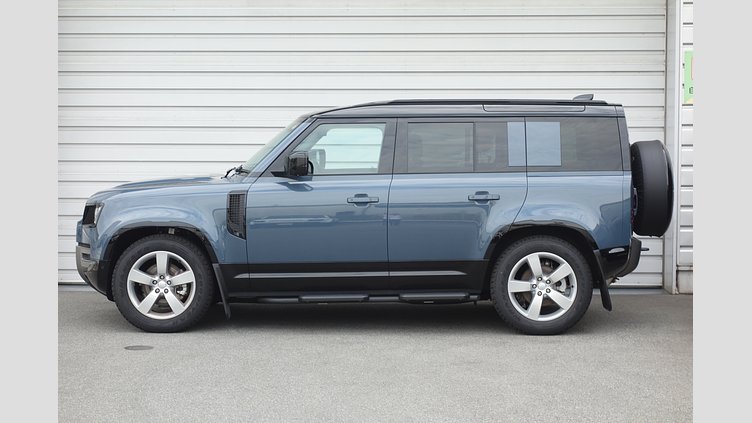 2025 認定中古車 Land Rover Defender 110 タスマンブルー P300 ガソリン X-Dynamic SE