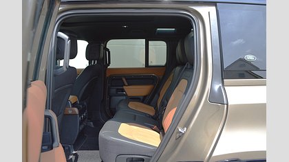 Defender 110 4