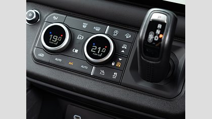 Defender 110 17