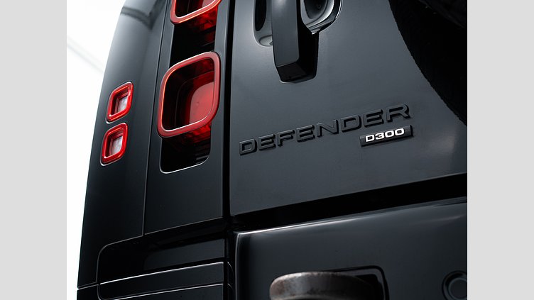 2022 認定中古車 Land Rover Defender 110 サントリーニブラック D300 AWD（AT） X-DYNAMIC HSE　D300　エアサスペンション