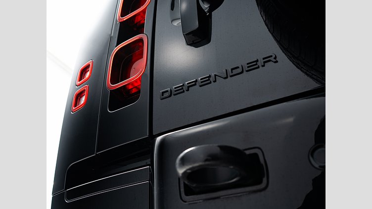 2023 認定中古車 Land Rover Defender 110 サントリーニブラック D300 AWD（AT） X-DYNAMIC HSE D300 エアサスペンション