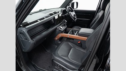 Defender 110 2