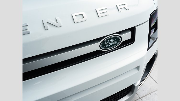 2024 認定中古車 Land Rover Defender 110 フジホワイト D350 ディーゼルマイルドハイブリッド S 　D350　エアサスペンション　