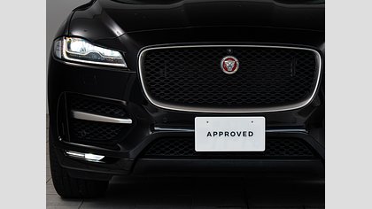 F-Pace 11