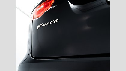 F-Pace 12