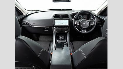F-Pace 3