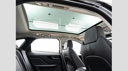 F-Pace 23