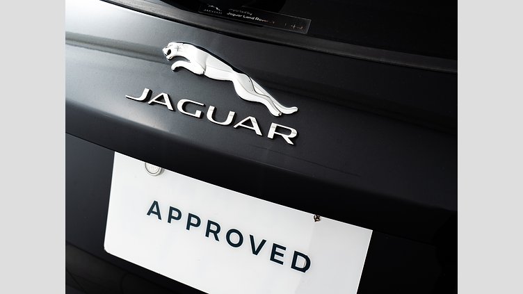 2016 認定中古車 Jaguar F-Pace Santorini Black 2.0Ldiesel Rスポーツ　20d