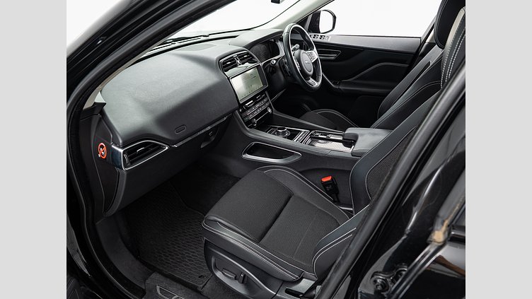 2016 認定中古車 Jaguar F-Pace Santorini Black 2.0Ldiesel Rスポーツ　20d