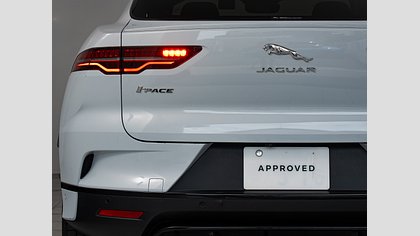 I-Pace 9
