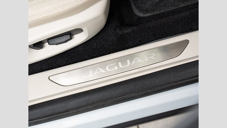 2019 認定中古車 Jaguar I-Pace ユーロンホワイト EV400 S