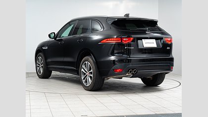 F-Pace 1