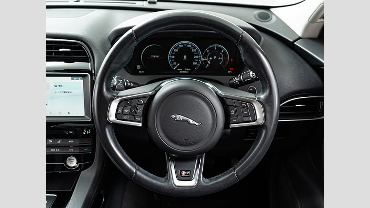 2016 認定中古車 Jaguar F-Pace Santorini Black 2.0Ldiesel Rスポーツ　20d