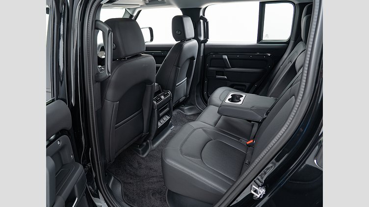 2025 認定中古車 Land Rover Defender 110 サントリーニブラック D350 ディーゼルマイルドハイブリッド S　D350　エアサスペンション