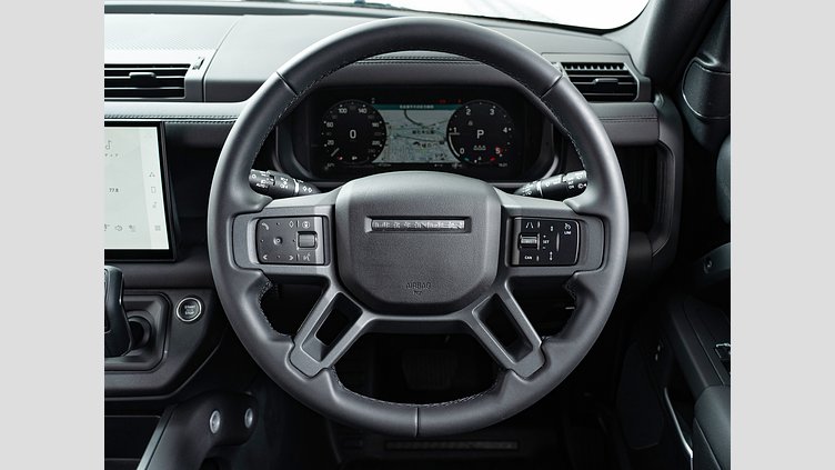 2025 認定中古車 Land Rover Defender 110 サントリーニブラック D350 ディーゼルマイルドハイブリッド S　D350　エアサスペンション