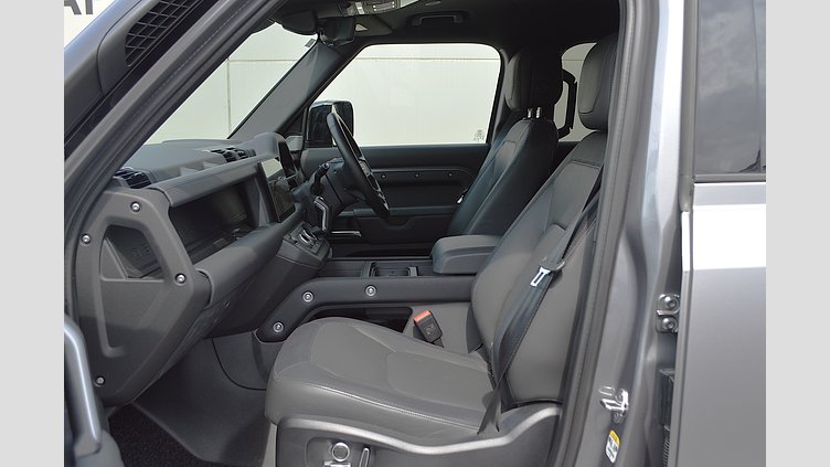 2023 認定中古車 Land Rover Defender 130 アイガーグレイ D300 AWD（AT） OUTBOUND