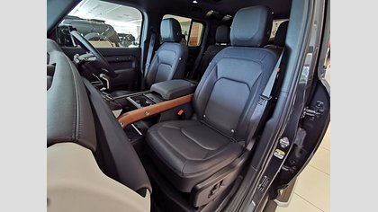 Defender 110 2