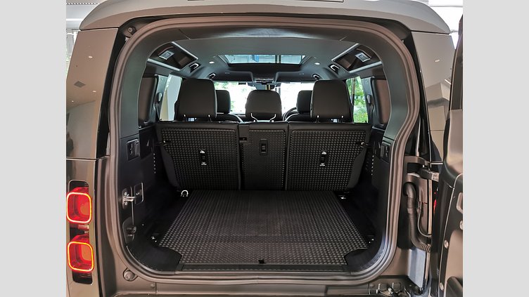 2023 認定中古車 Land Rover Defender 110 カルパチアングレイ D300 AWD（AT） X-DYNAMIC SE