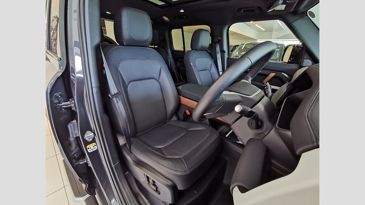 2023 認定中古車 Land Rover Defender 110 カルパチアングレイ D300 AWD（AT） X-DYNAMIC SE