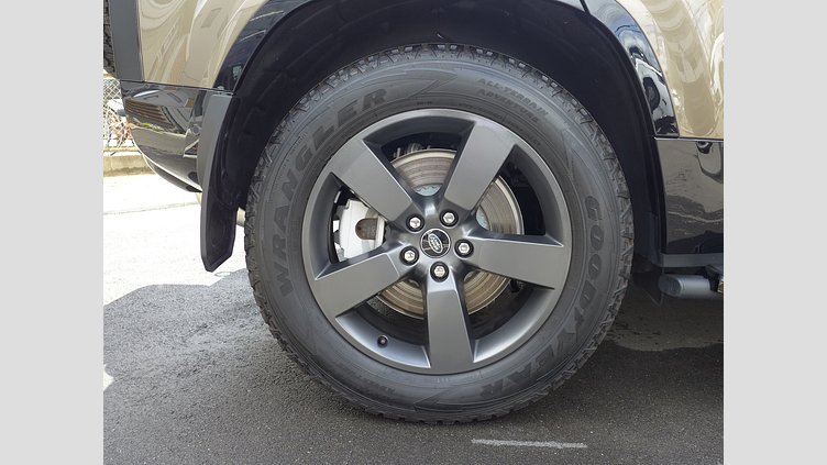 2023 認定中古車 Land Rover Defender 110 Gondwana Stone D300  X-DYNAMIC HSE