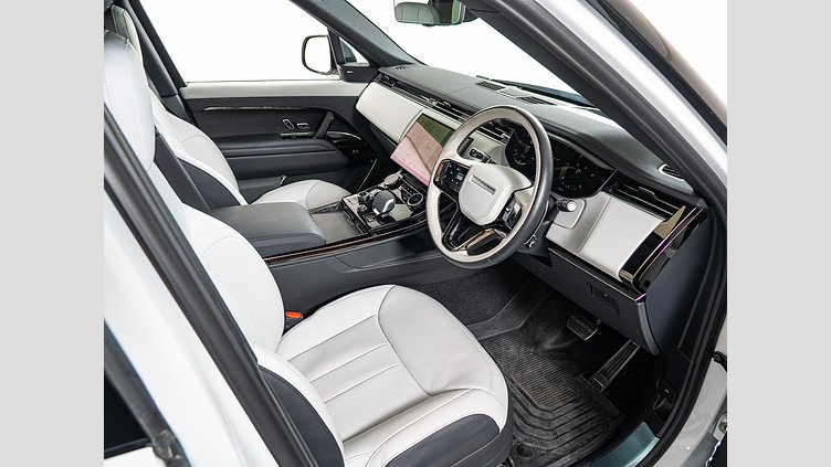 2023 認定中古車 Land Rover Range Rover Sport フジホワイト 3.0リッター6気筒300PSターボチャージドディーゼルMHEV（オートマチック） DYNAMIC HSE