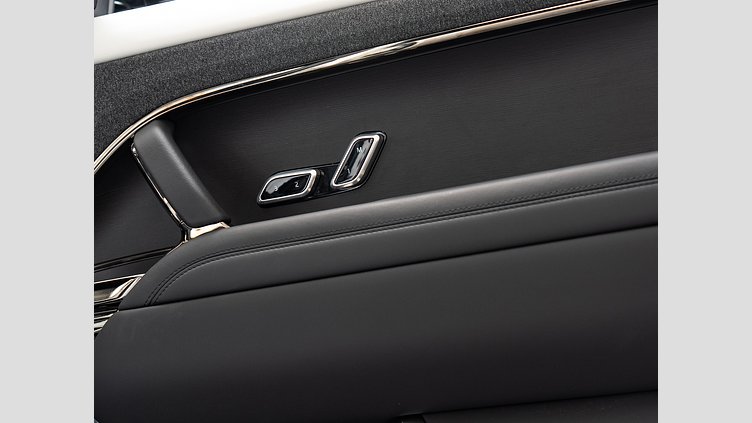 2023 認定中古車 Land Rover Range Rover Sport フジホワイト 3.0リッター6気筒300PSターボチャージドディーゼルMHEV（オートマチック） DYNAMIC HSE