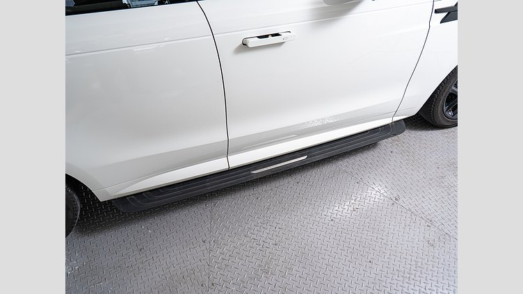 2023 認定中古車 Land Rover Range Rover Sport フジホワイト 3.0リッター6気筒300PSターボチャージドディーゼルMHEV（オートマチック） DYNAMIC HSE