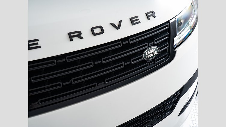 2023 認定中古車 Land Rover Range Rover Sport フジホワイト 3.0リッター6気筒300PSターボチャージドディーゼルMHEV（オートマチック） DYNAMIC HSE