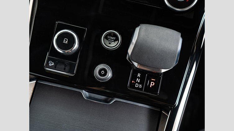 2023 認定中古車 Land Rover Range Rover Sport フジホワイト 3.0リッター6気筒300PSターボチャージドディーゼルMHEV（オートマチック） DYNAMIC HSE
