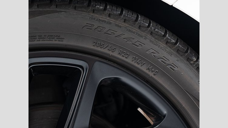 2023 認定中古車 Land Rover Range Rover Sport フジホワイト 3.0リッター6気筒300PSターボチャージドディーゼルMHEV（オートマチック） DYNAMIC HSE