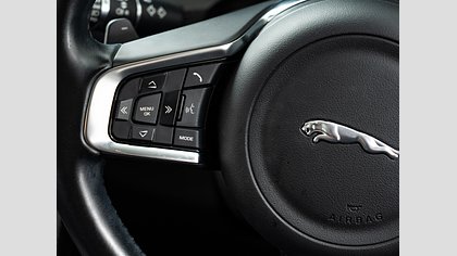 F-Pace 18