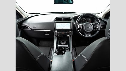 F-Pace 3