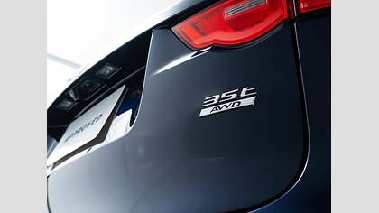 F-Pace 13