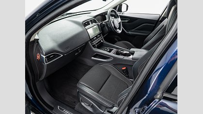 F-Pace 2