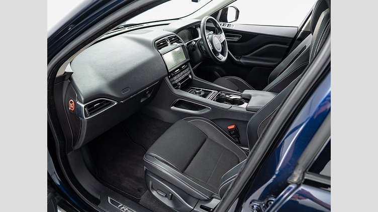 2016 認定中古車 Jaguar F-Pace Loire Blue 3.0L　V6SC Rスポーツ　35ｔ