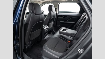 F-Pace 4