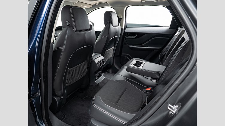 2016 認定中古車 Jaguar F-Pace Loire Blue 3.0L　V6SC Rスポーツ　35ｔ