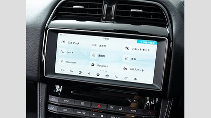 F-Pace 19