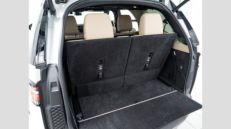 2019 認定中古車 Land Rover Discovery Yulong White 3.0 V6 Dsl Mono Turbo Std Flow HSE　3.0ｄ　7人乗り