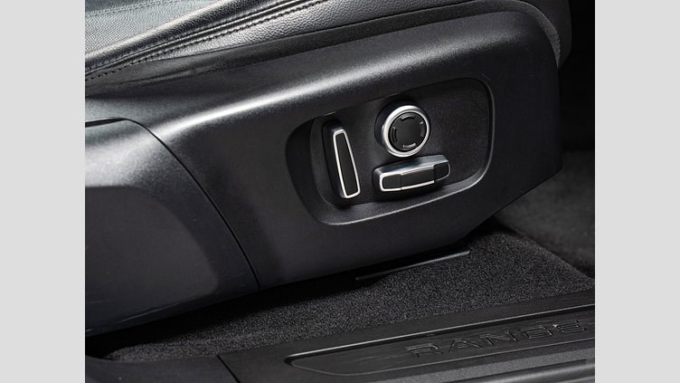 2021 認定中古車 Land Rover Range Rover Evoque サントリーニブラック P200 AWD（オートマチック） S