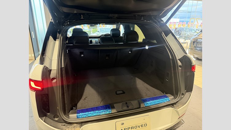 2025 認定中古車 Land Rover Range Rover Sport フジホワイト D300マイルドハイブリッド スタンダードホイールベース Dynamic SE