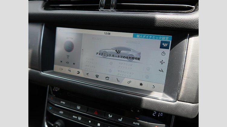2016 認定中古車 Jaguar XF Yulong White ガソリン S