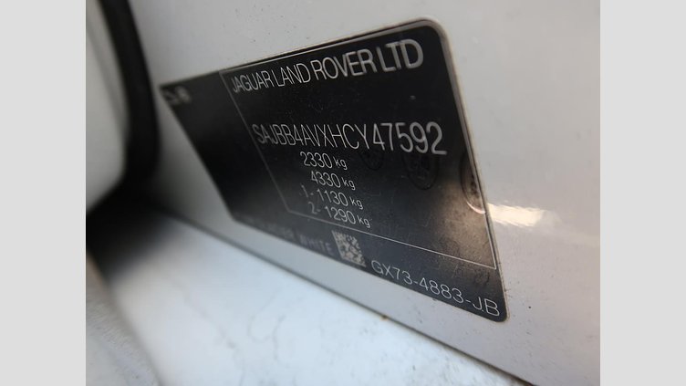 2016 認定中古車 Jaguar XF Yulong White ガソリン S